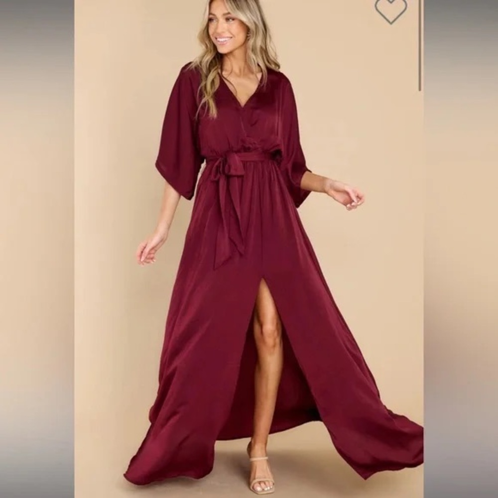 Elegant Burgundy Maxi Dress